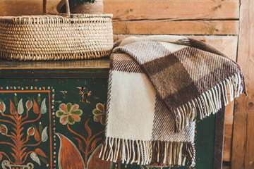 Blankets with tassels